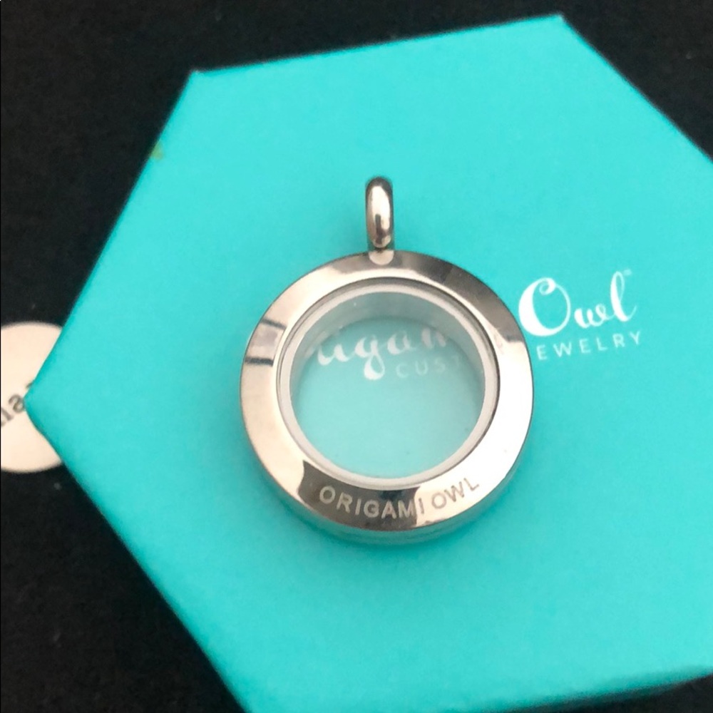 Origami Owl Mini Locket Silver - Picture 2 of 4
